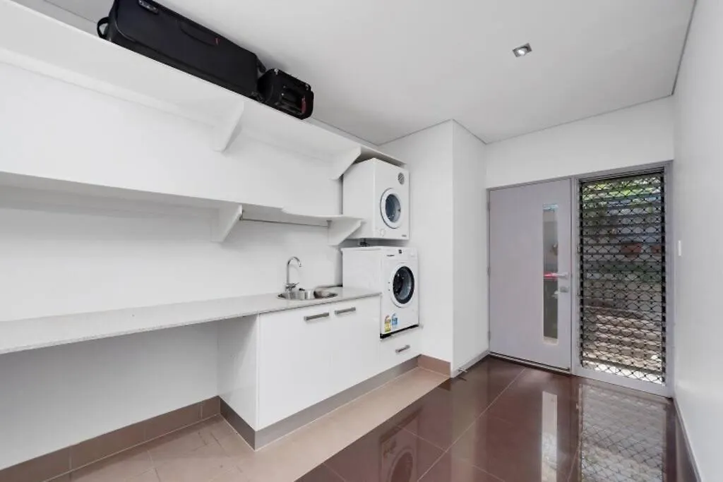 On The Very Top Of Cairns - Luxurious Entertainer Bayview Heights 0*,  Avustralya
