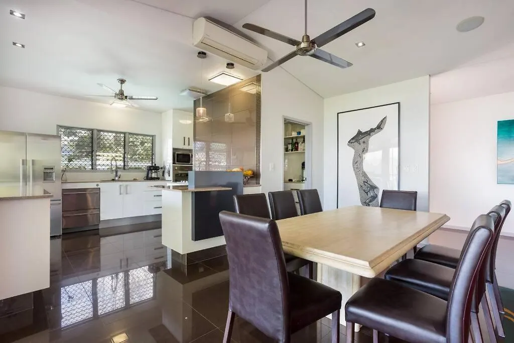 On The Very Top Of Cairns - Luxurious Entertainer Bayview Heights