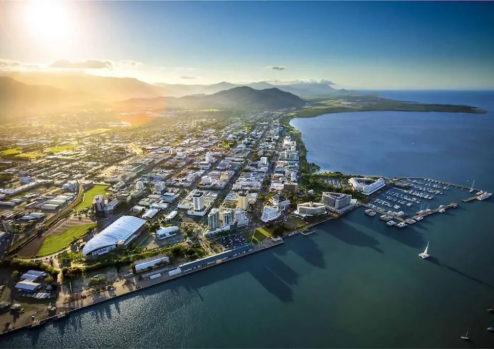 On The Very Top Of Cairns - Luxurious Entertainer Bayview Heights Tatil Evi
